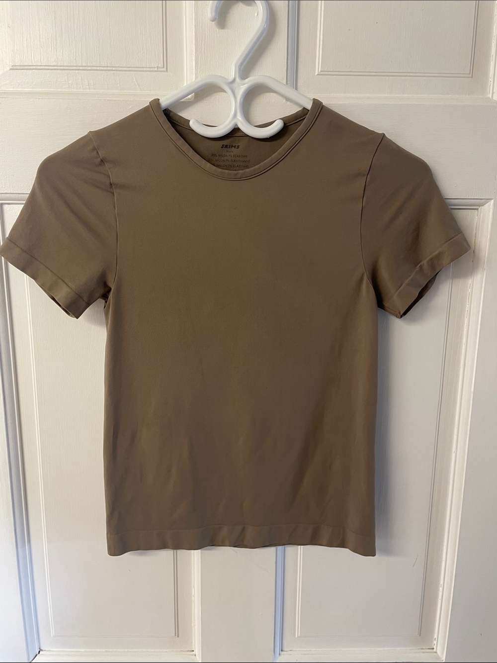 SKIMS stretch t shirt women’s size medium